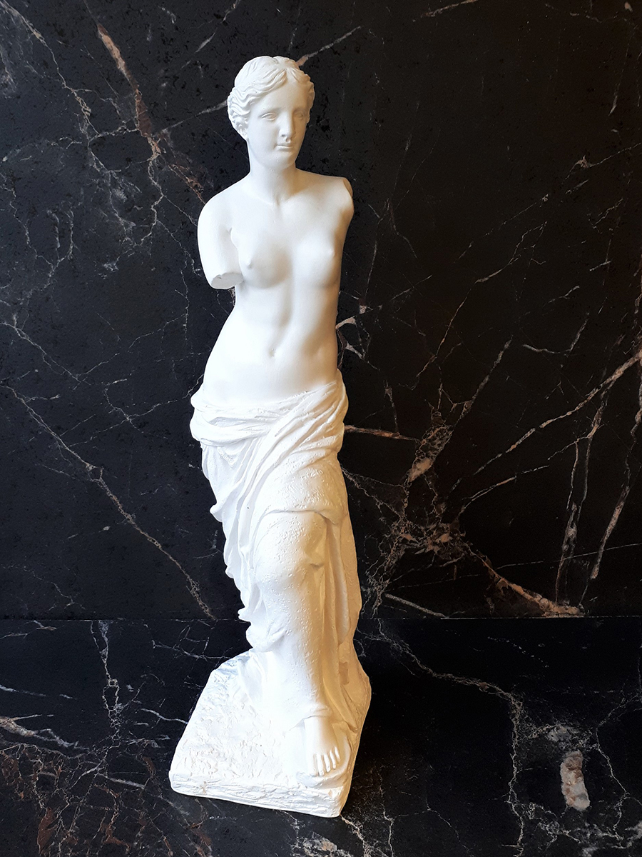 Венера - богиня красоты, статуэтка из гипса